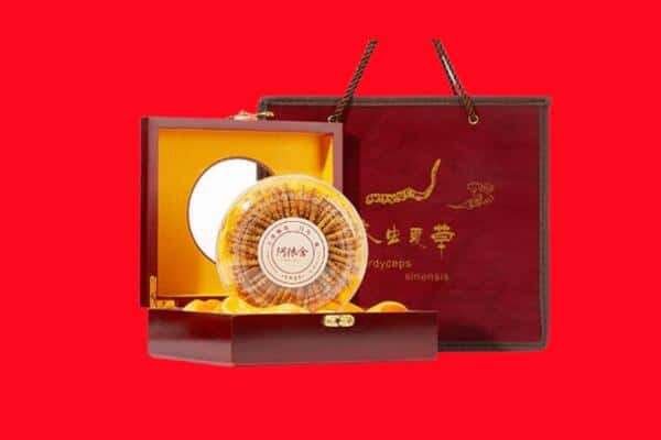 收购资讯:鹿寨县回收冬虫夏草是按克吗